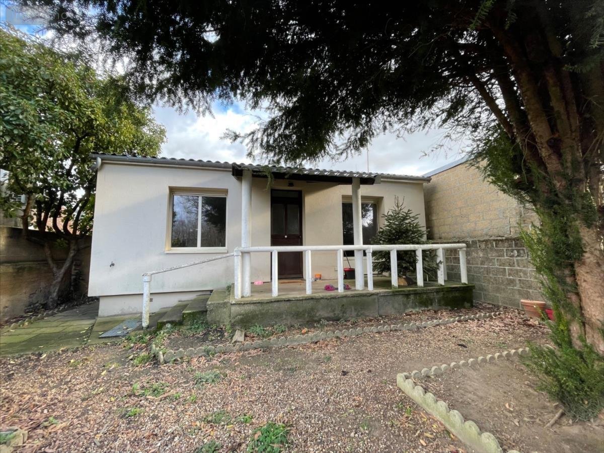 Location maison Vendôme 41100 Loir-et-Cher 53 m2 3 pièces 710 euros