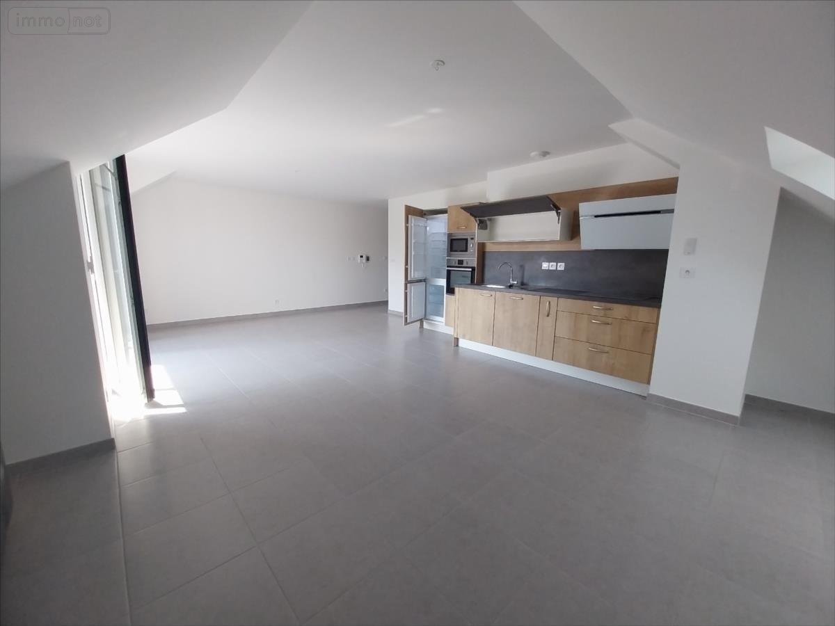 Location appartement Dol-de-Bretagne 35120 Ille-et-Vilaine 74 m2 3 pièces 890 euros
