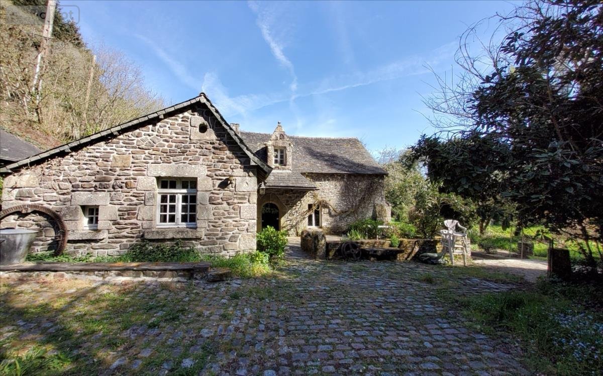 Maison a vendre Plounévézel 29270 Finistère 216 m2 5 pièces 131250 euros
