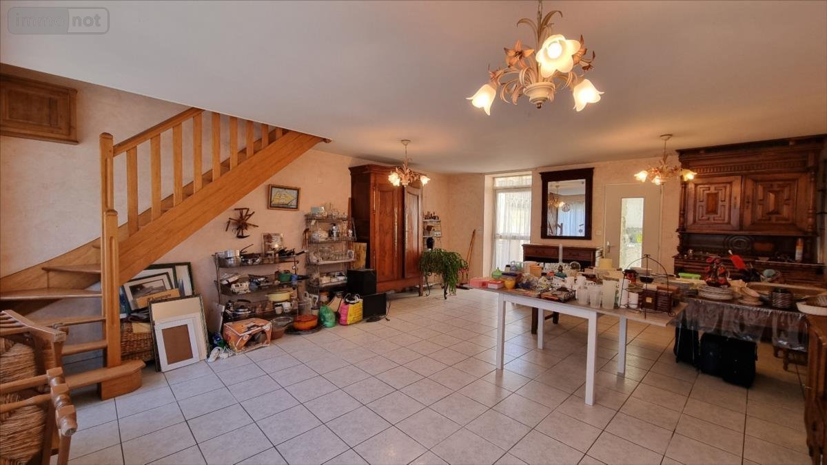 Maison a vendre Callac 22160 Côtes-d'Armor 152 m2 8 pièces 110250 euros