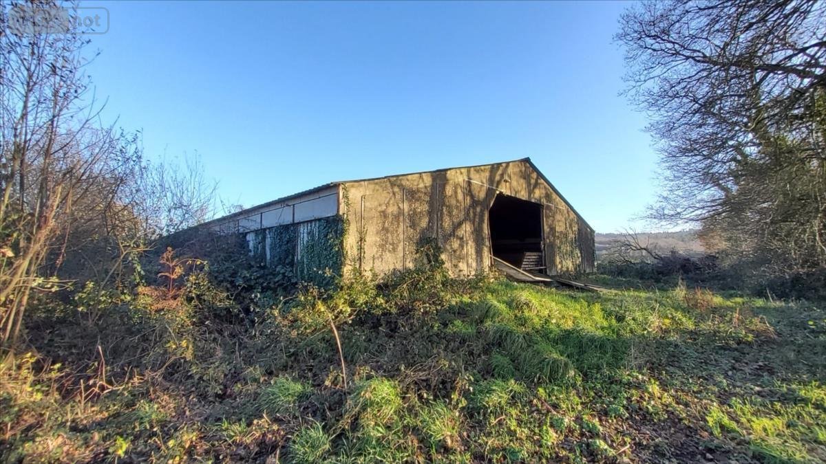 Bien agricole a vendre Saint-Hernin 29270 Finistère 121 m2  32500 euros