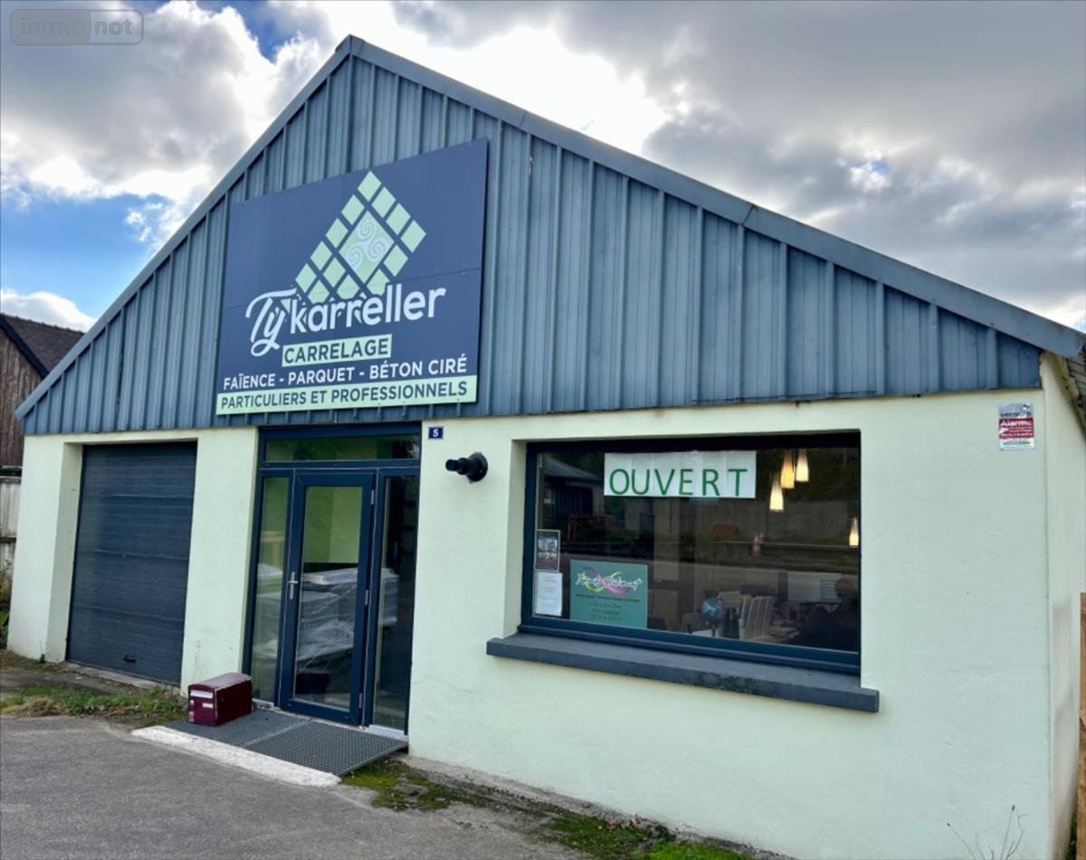 Fonds et murs commerciaux a vendre Huelgoat 29690 Finistère 90 m2  158250 euros