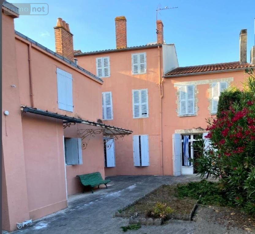 Maison a vendre Marans 17230 Charente-Maritime 347 m2 13 pièces 364000 euros