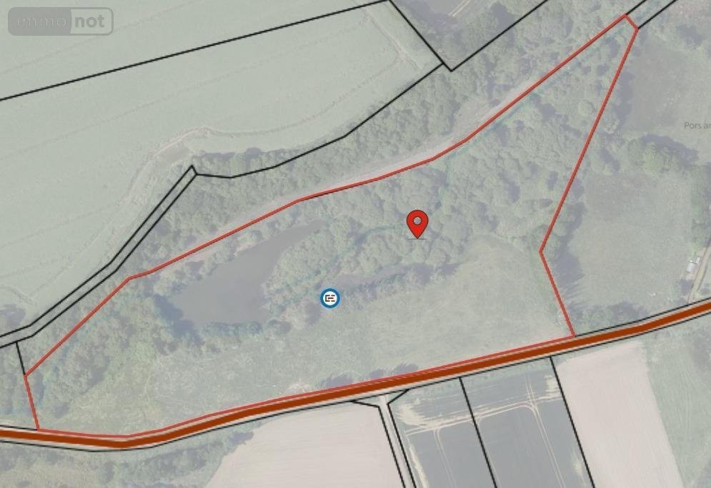 Bien agricole a vendre Poullaouen 29246 Finistère  16500 euros