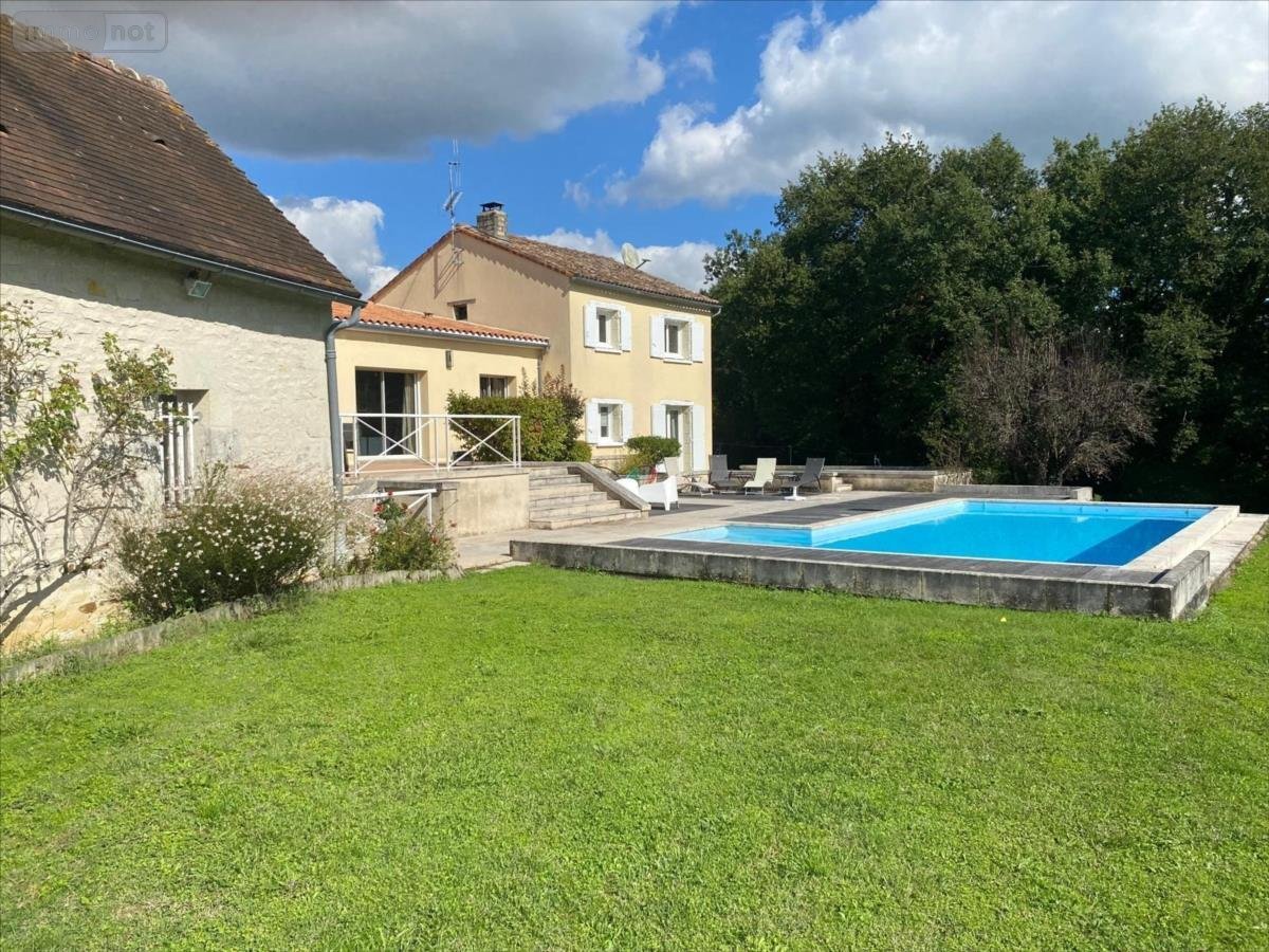 Maison a vendre Senillé-Saint-Sauveur 86100 Vienne 250 m2 7 pièces 333700 euros