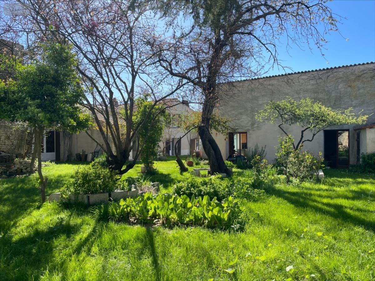 Maison a vendre Salles-sur-Mer 17220 Charente-Maritime 218 m2 8 pièces 410800 euros