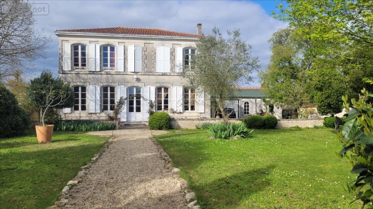 Maison a vendre Marans 17230 Charente-Maritime 255 m2 8 pièces 638600 euros