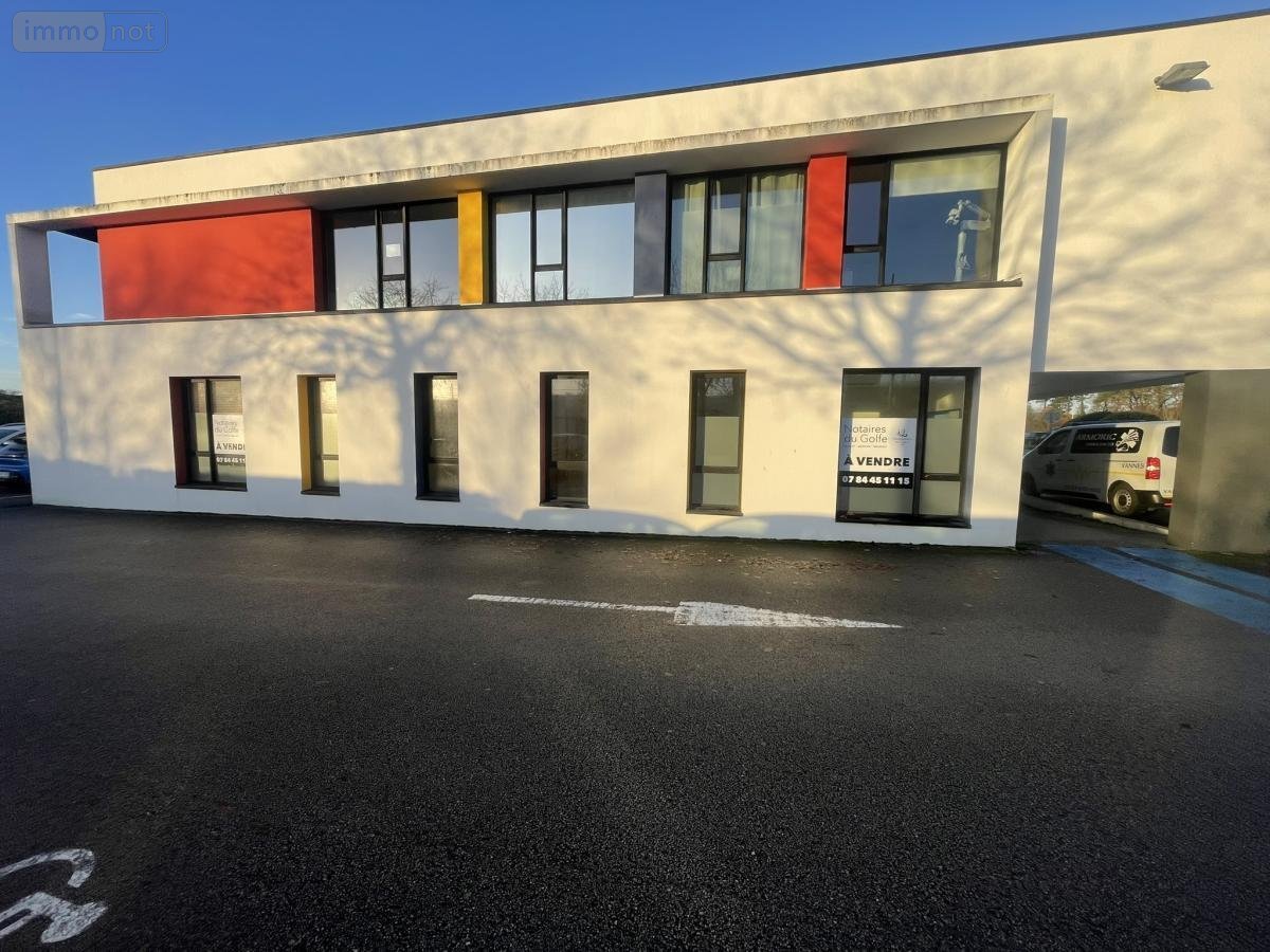 Fonds et murs commerciaux a vendre Vannes 56000 Morbihan 124 m2  330750 euros