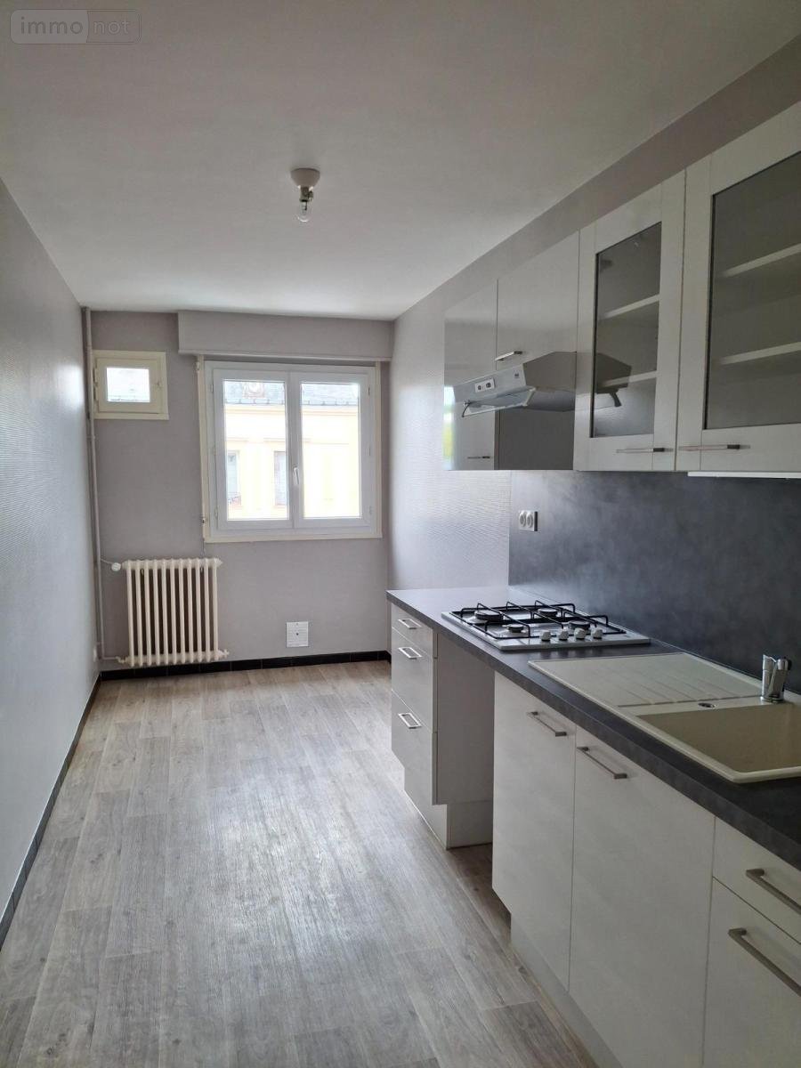 Location appartement Vichy 03200 Allier 42 m2 1 pièce 479 euros
