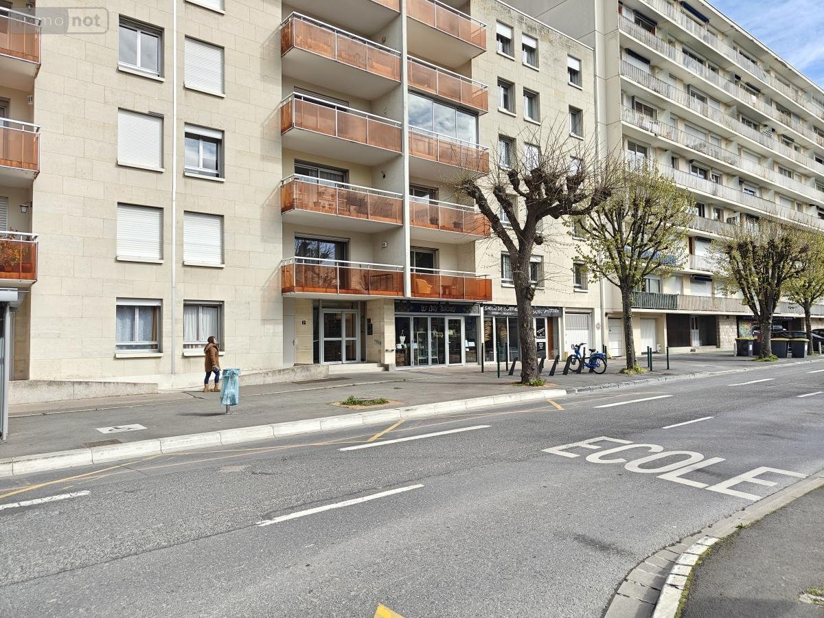 Fonds et murs commerciaux a vendre Reims 51100 Marne 50 m2  177800 euros