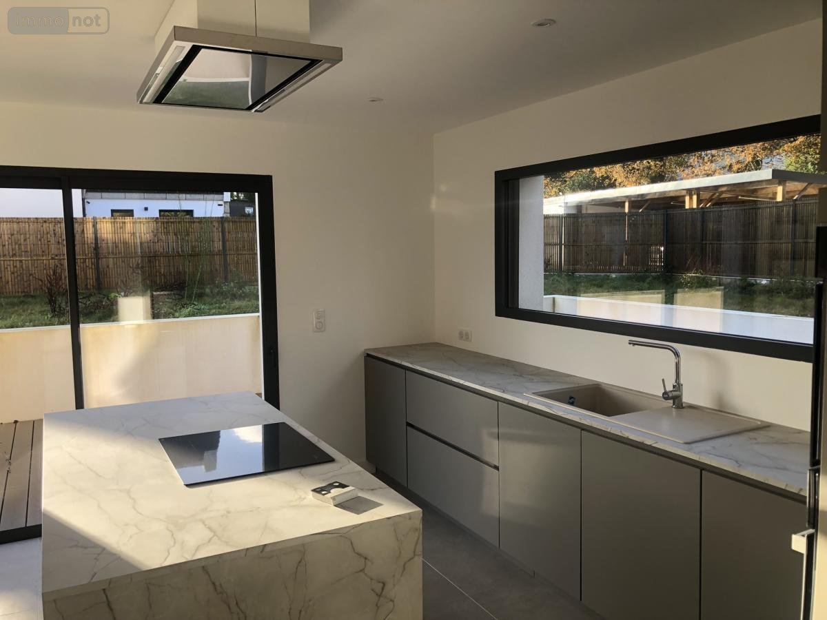 Location maison Caudan 56850 Morbihan 138 m2  2000 euros