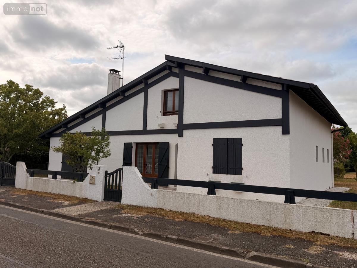 Location maison La Teste-de-Buch 33260 Gironde 127 m2 5 pièces 1653 euros