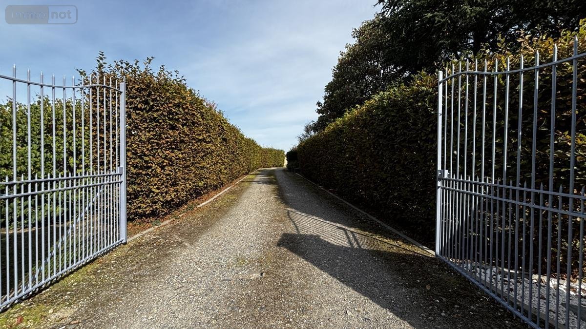 Maison a vendre La Daguenière 49800 Maine-et-Loire 233 m2 6 pièces 464435 euros