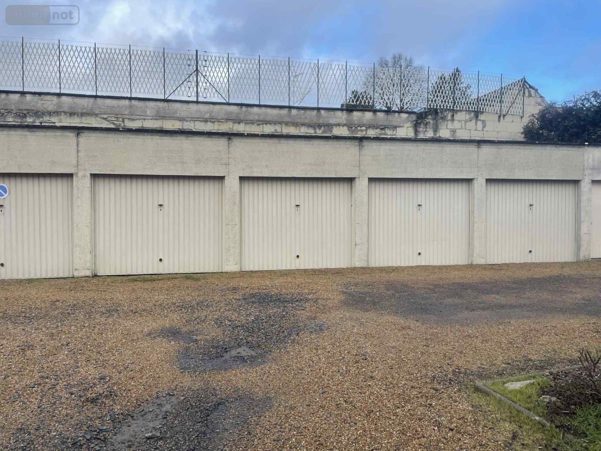 Garage et parking a vendre Saumur 49400 Maine-et-Loire 15 m2  18000 euros