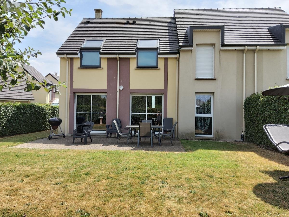 Location maison Grand-Bourgtheroulde 27520 Eure 114 m2 5 pièces 1070 euros
