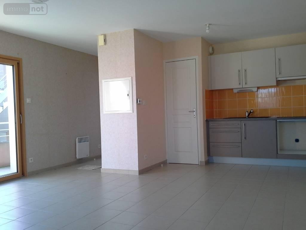 Location appartement Guer 56380 Morbihan 45 m2 2 pièces 450 euros