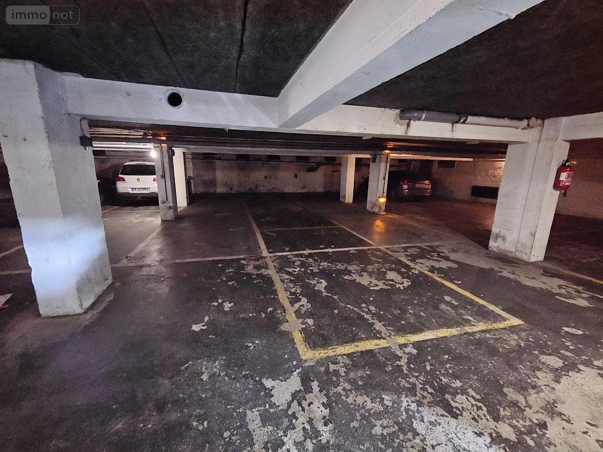 Garage et parking a vendre Lille 59000 Nord 25 m2  39500 euros