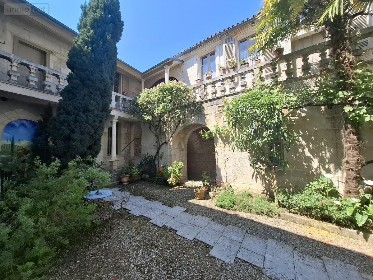 Maison a vendre Saintes 17100 Charente-Maritime 350 m2 13 pièces 988000 euros