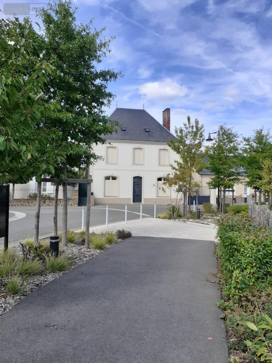 Location maison Neuville-sur-Sarthe 72190 Sarthe 161 m2  1500 euros