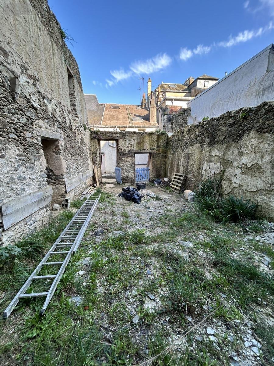 Immeuble a vendre Le Palais 56360 Morbihan 53 m2  145935 euros