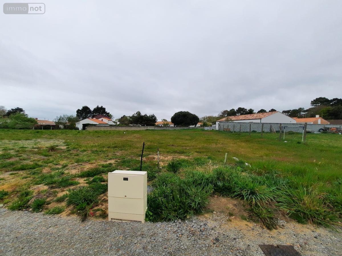 Terrain a batir a vendre Saint-Hilaire-de-Riez 85270 Vendée 700 m2  148200 euros