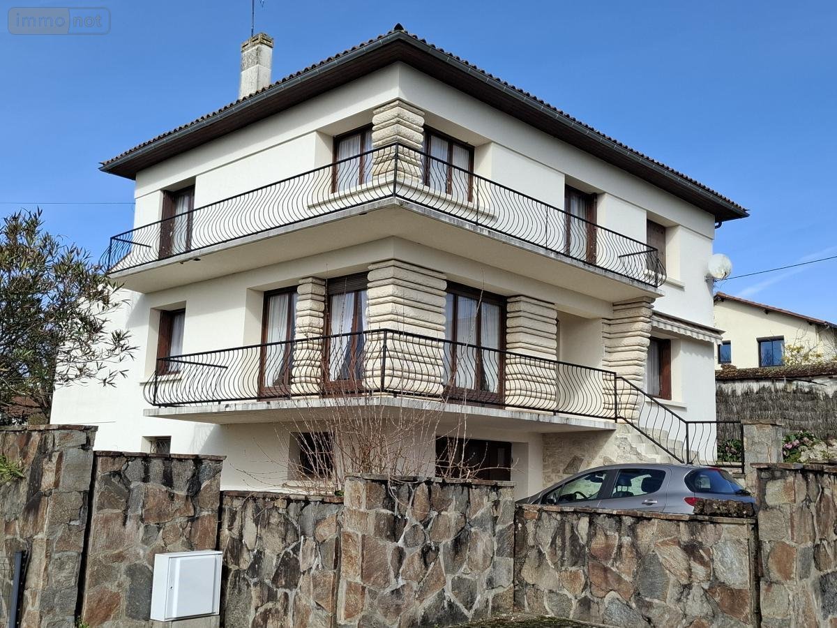 Maison a vendre Saintes 17100 Charente-Maritime 169 m2 6 pièces 280000 euros