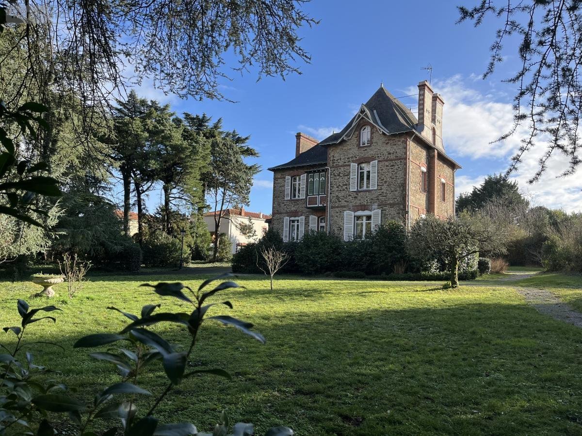 Maison a vendre Bouguenais 44340 Loire-Atlantique 256 m2 7 pièces 816200 euros