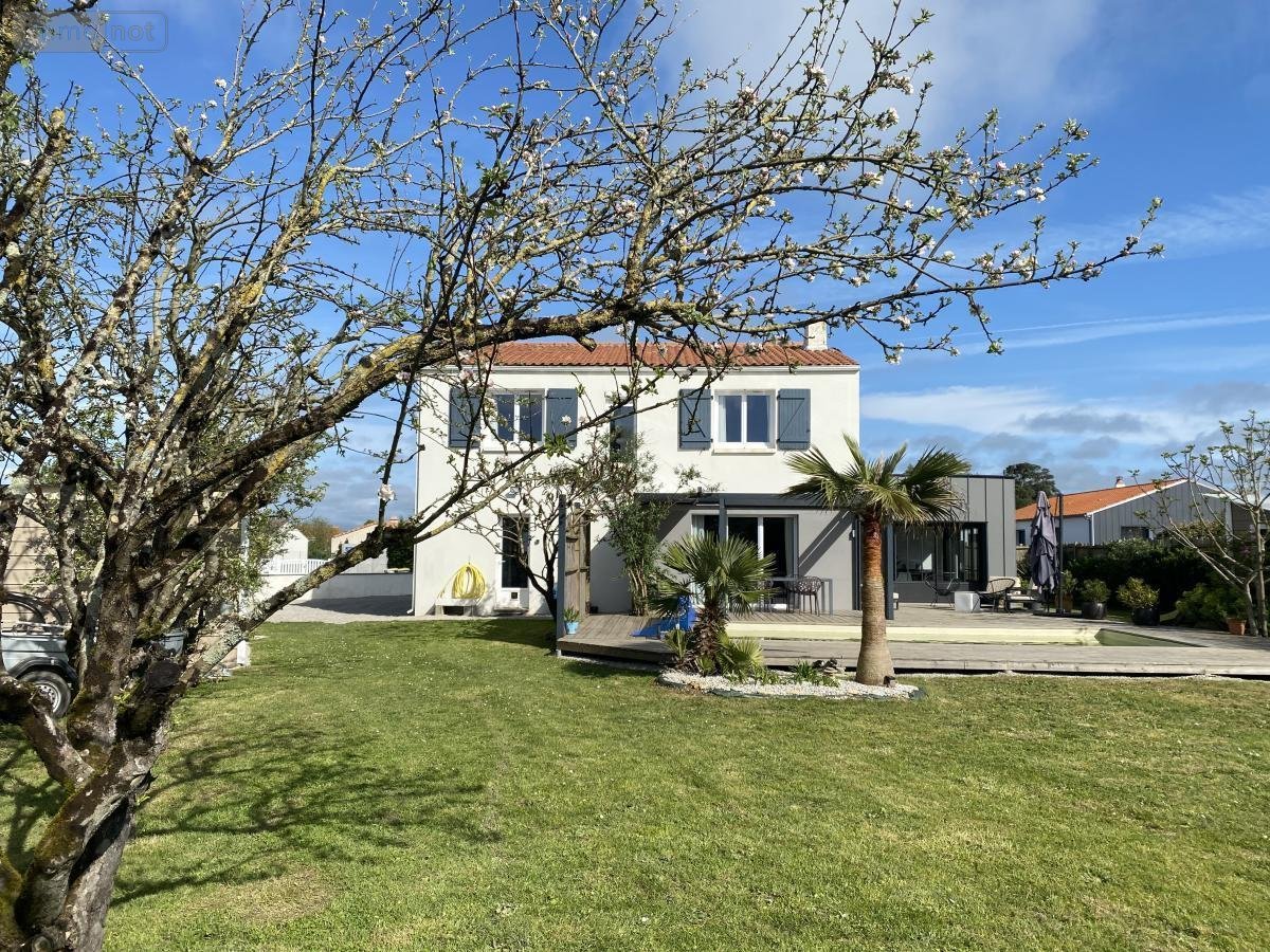 Maison a vendre Saint-Mathurin 85150 Vendée 156 m2  434600 euros