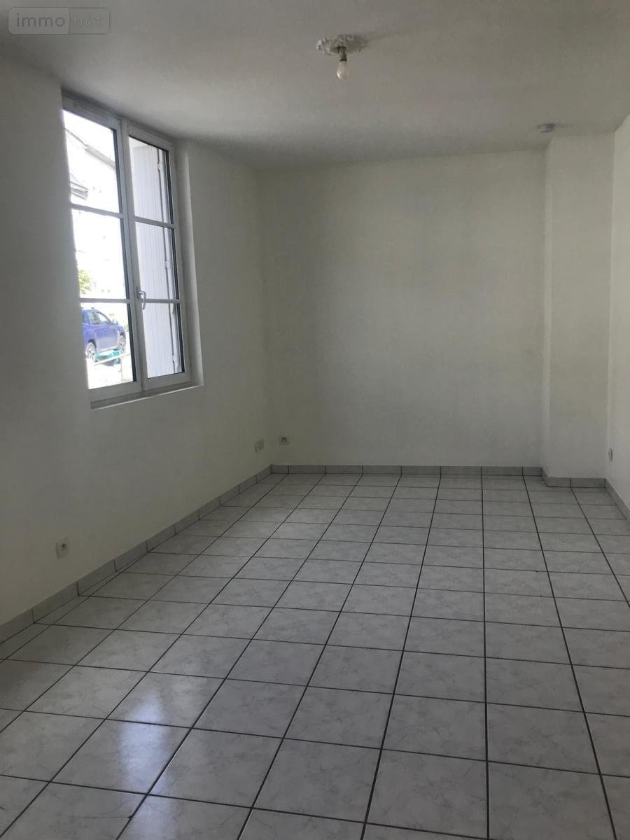 Location appartement Château-Renault 37110 Indre-et-Loire 50 m2  480 euros