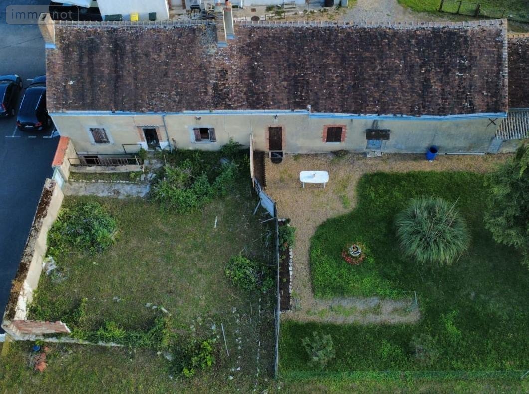 Immeuble a vendre Corquilleroy 45120 Loiret 266 m2  95600 euros