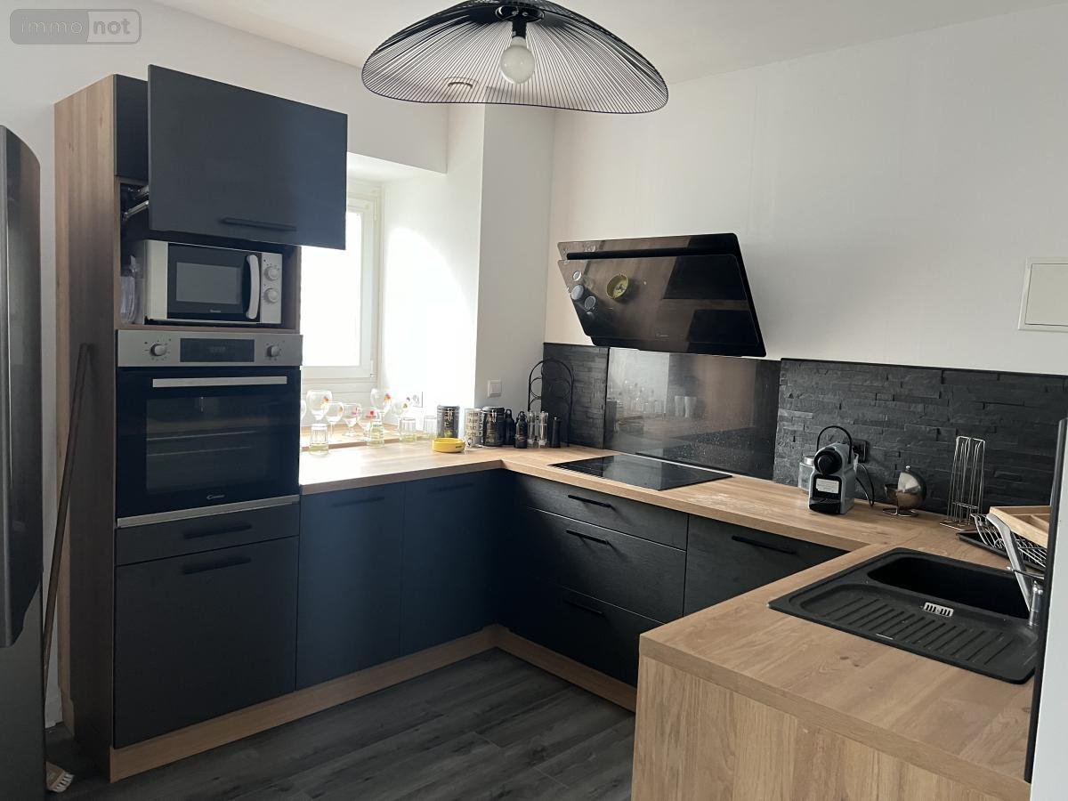 Appartement a vendre Guingamp 22200 Côtes-d'Armor 84 m2 3 pièces 159600 euros