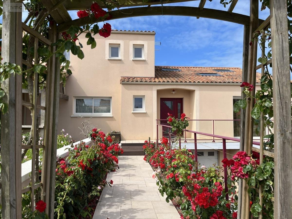 Maison a vendre Saint-Vincent-sur-Jard 85520 Vendée 330 m2 13 pièces 699500 euros