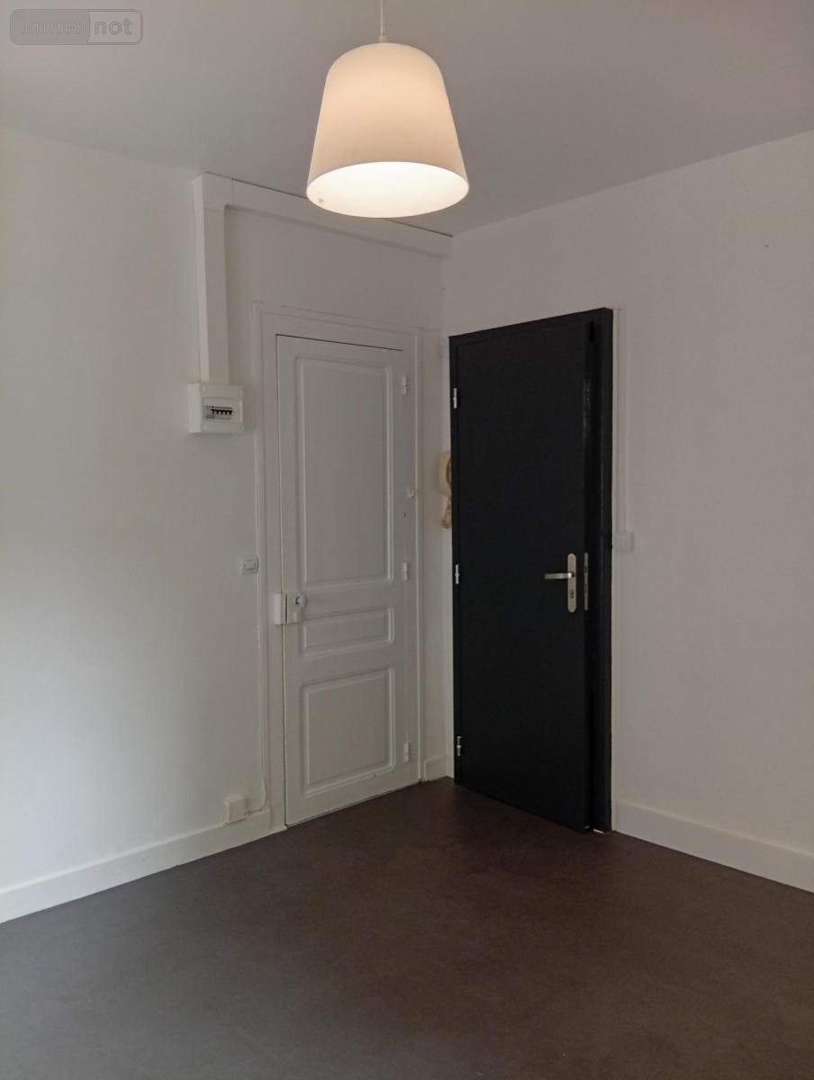 Location appartement Reims 51100 Marne 18 m2 1 pièce 500 euros