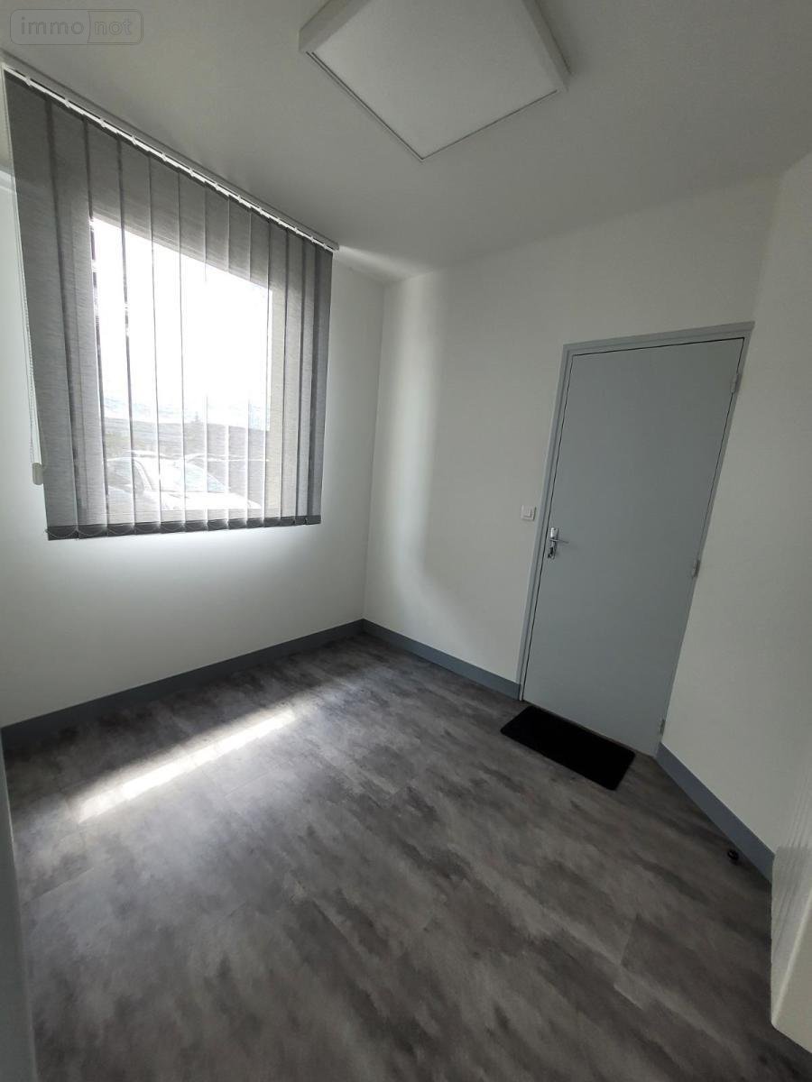 Location fonds et murs commerciaux Igoville 27460 Eure 29 m2  600 euros