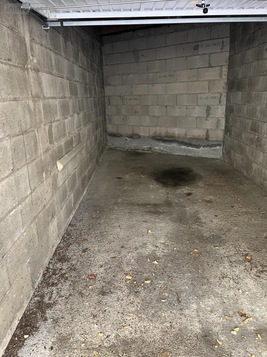 Location garage et parking Dole 39100 Jura 12 m2  55 euros