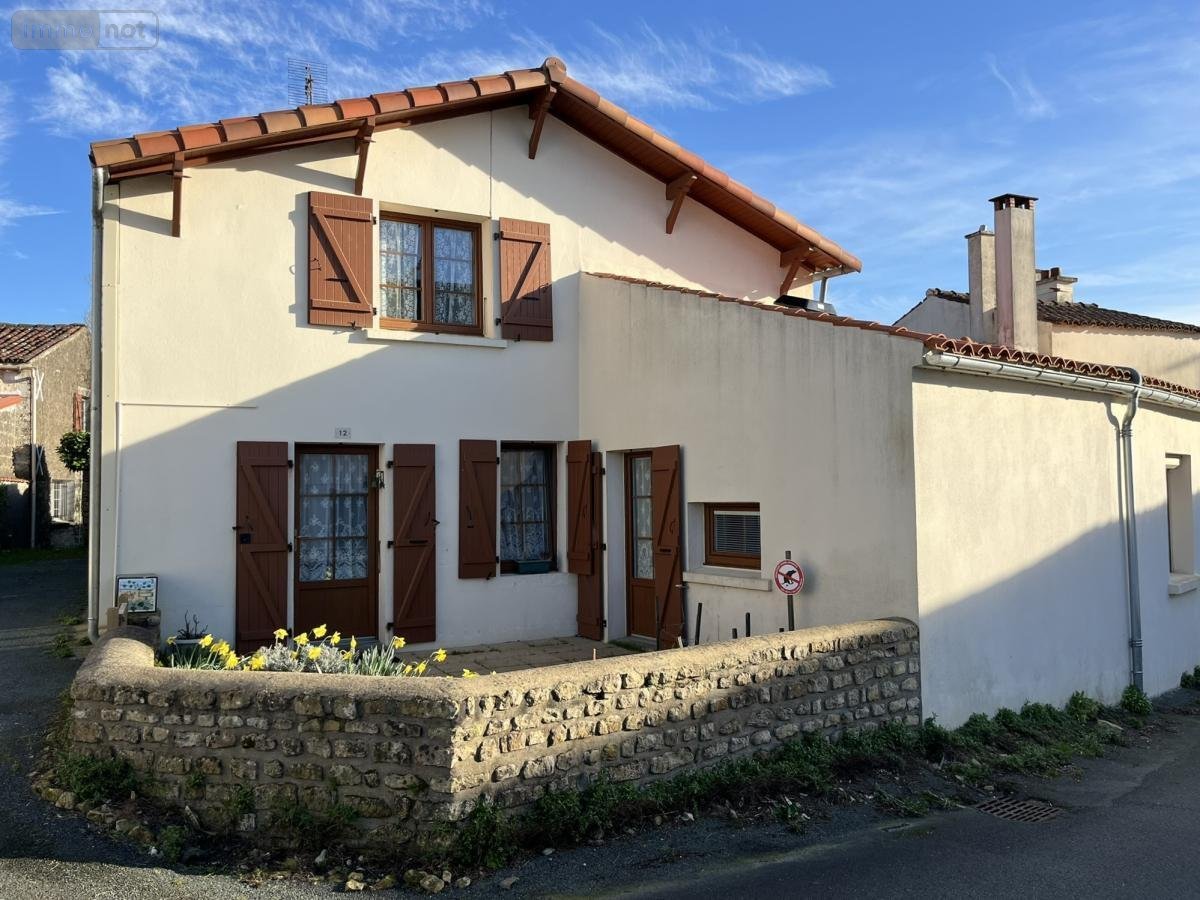 Maison a vendre Saint Jean d'Hermine 85210 Vendée 114 m2 4 pièces 136000 euros