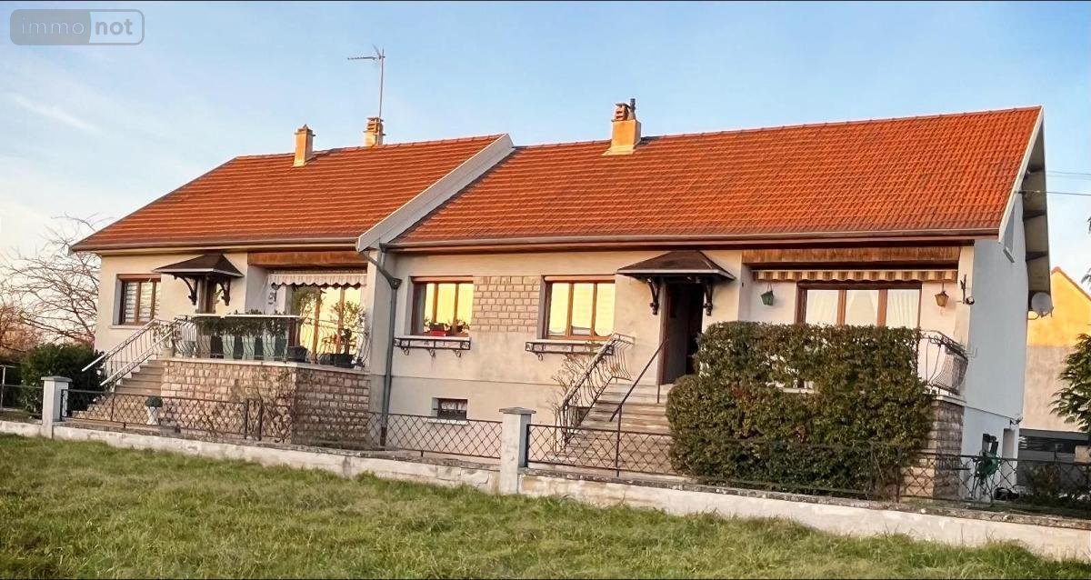 Immeuble a vendre Crissey 39100 Jura 179 m2  280000 euros