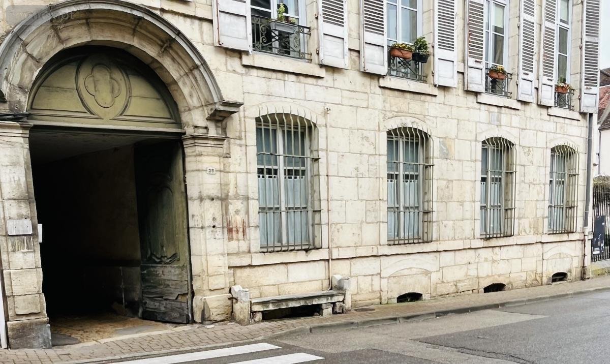 Fonds et murs commerciaux a vendre Dole 39100 Jura 153 m2  190000 euros