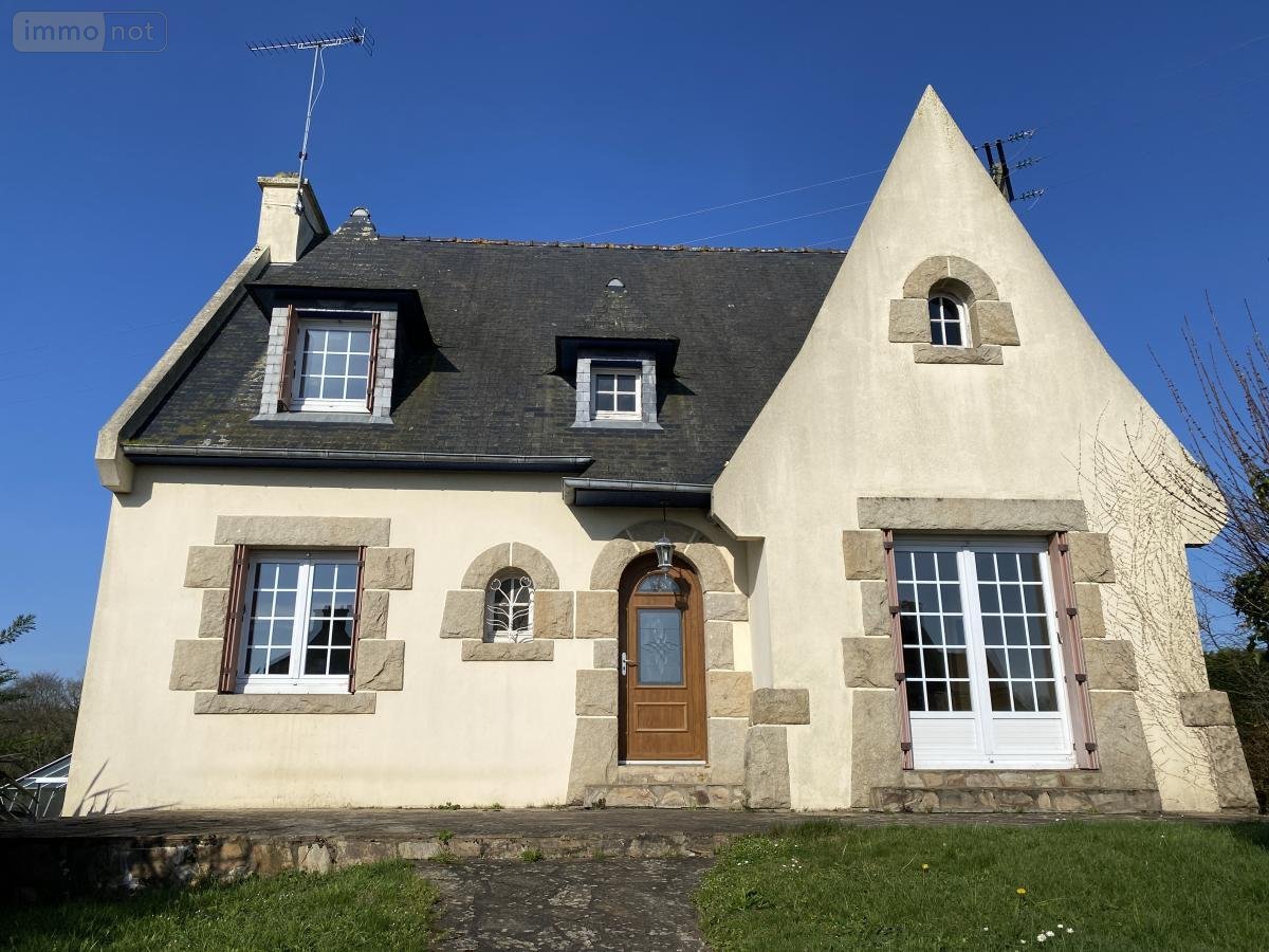 Maison a vendre Ploëzal 22260 Côtes-d'Armor 115 m2  273000 euros