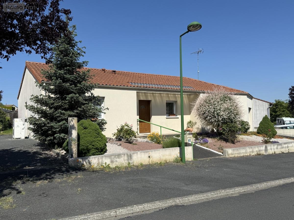 Maison a vendre La Jubaudière 49510 Maine-et-Loire 92 m2 3 pièces 188000 euros