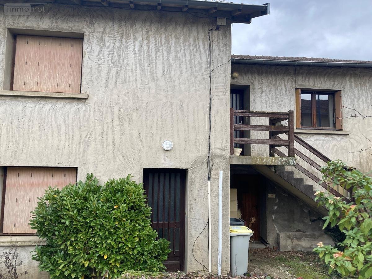 Immeuble a vendre Colombier-Saugnieu 69124 Rhône 132 m2  218000 euros
