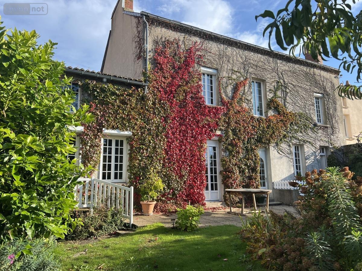 Maison a vendre Jallais 49510 Maine-et-Loire 206 m2 7 pièces 302960 euros