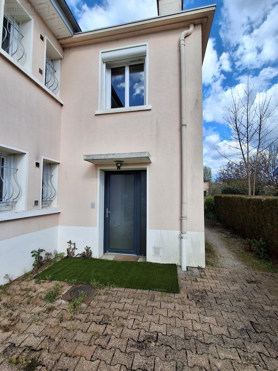 Location appartement Bourg-en-Bresse 01000 Ain 20 m2  440 euros