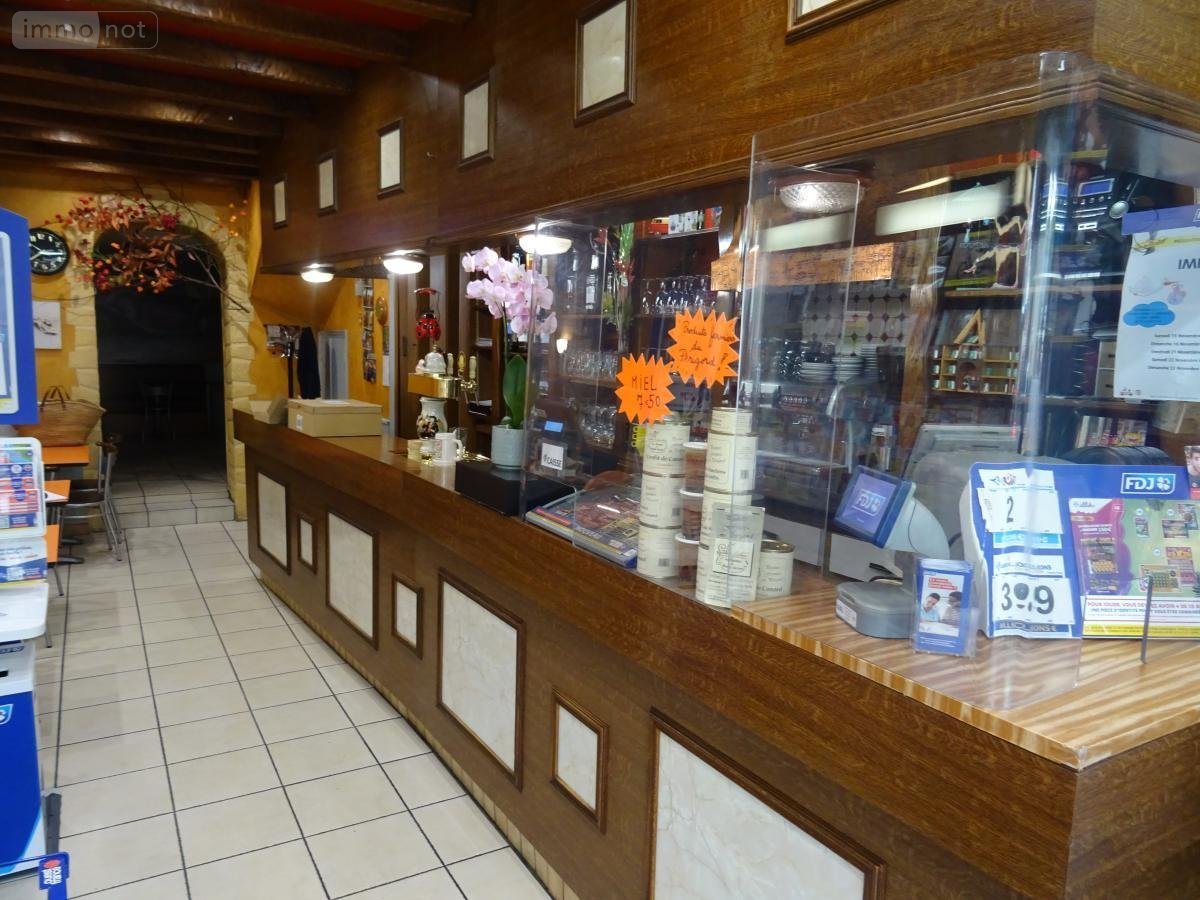 Fonds et murs commerciaux a vendre Laval 53000 Mayenne 92 m2  147500 euros