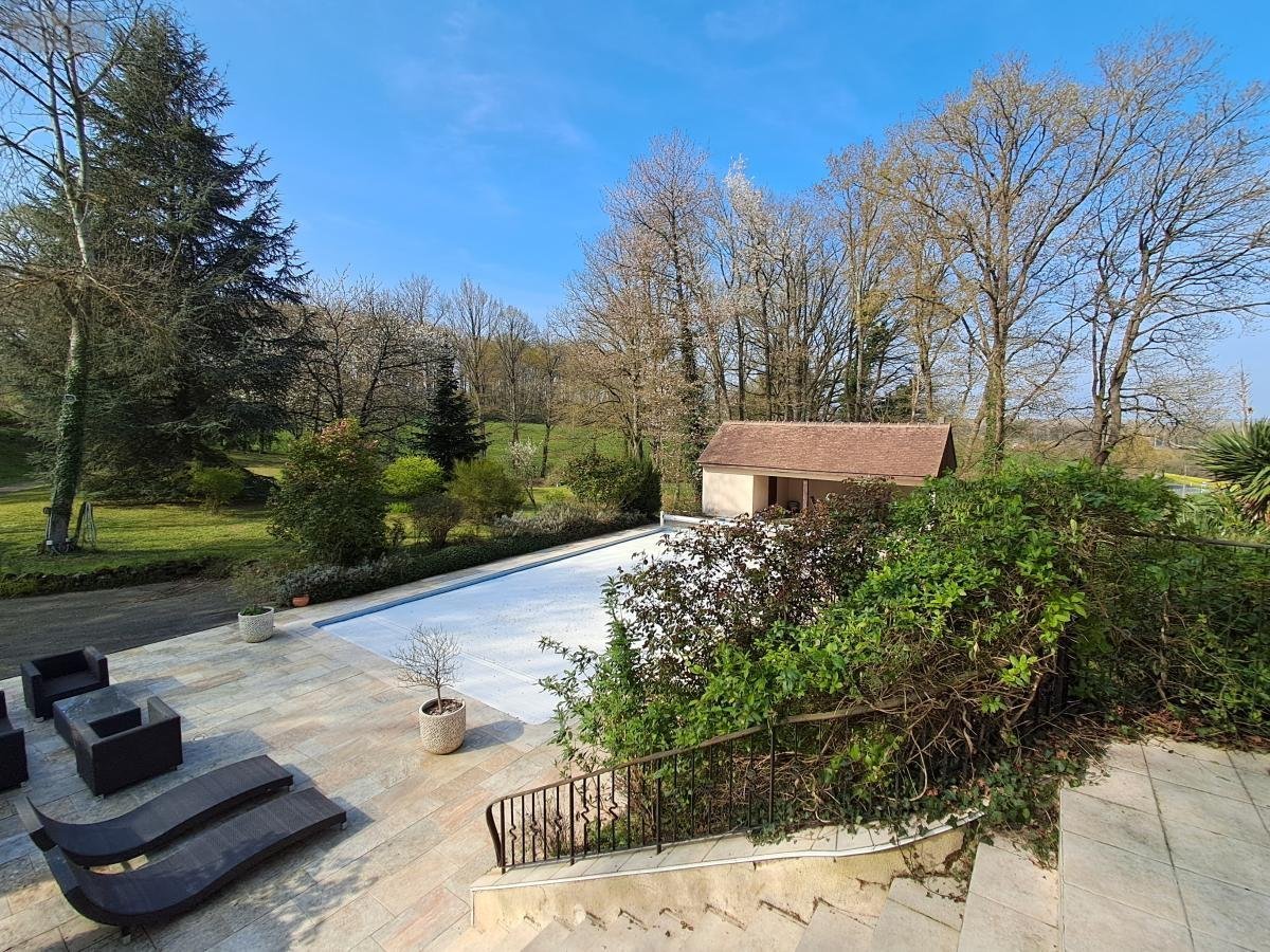 Maison a vendre Saint-Saturnin 72650 Sarthe 204 m2 6 pièces 445050 euros