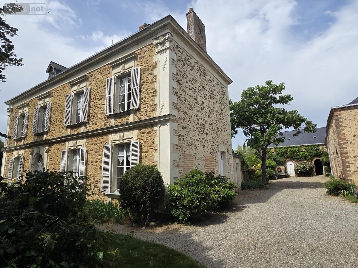 Maison a vendre La Roche-Neuville 53200 Mayenne 232 m2 8 pièces 445900 euros