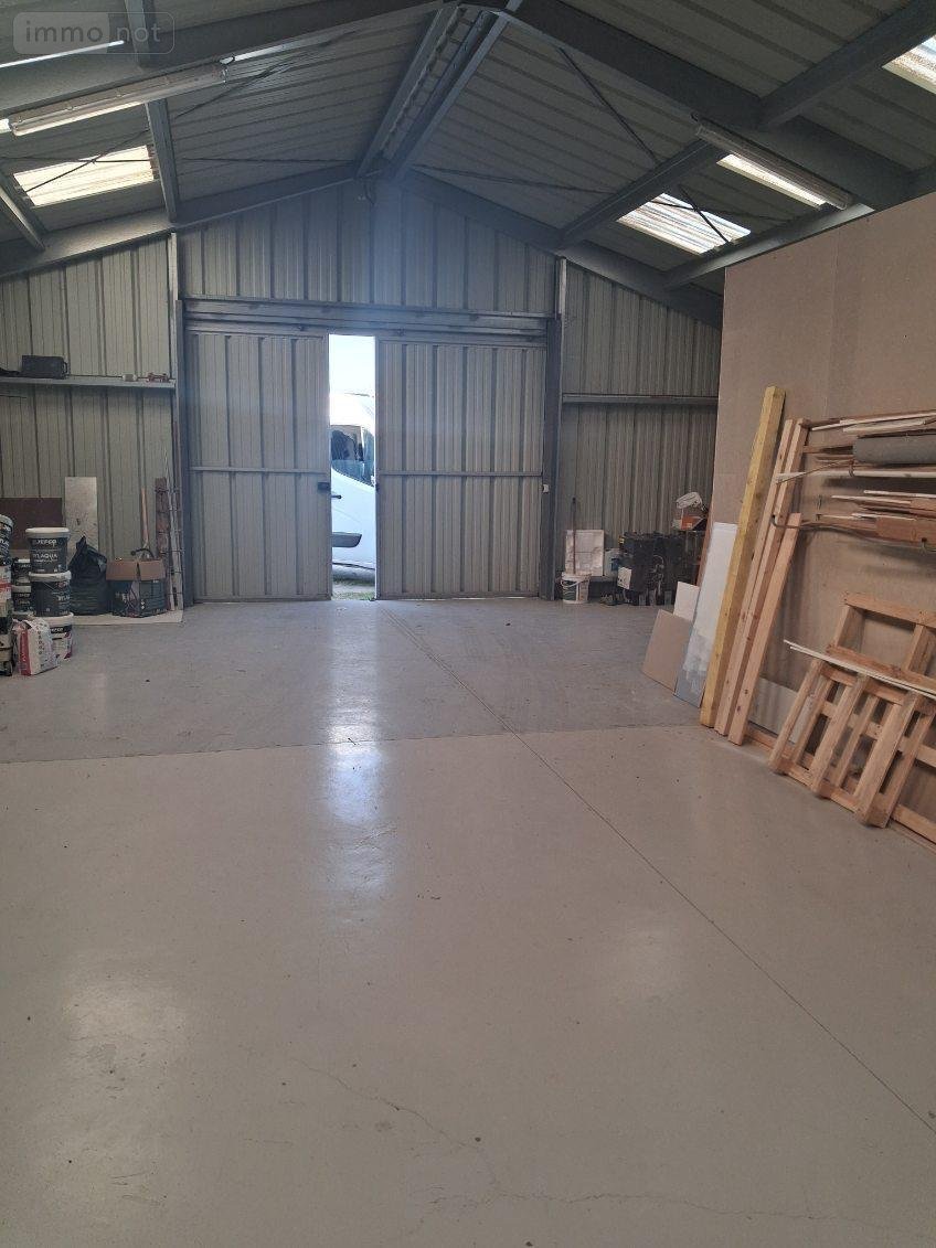 Garage et parking a vendre Merlevenez 56700 Morbihan 160 m2  156840 euros