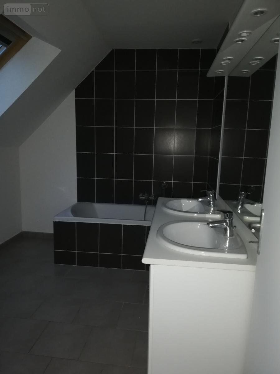 Location maison Villeperdue 37260 Indre-et-Loire 127 m2  850 euros