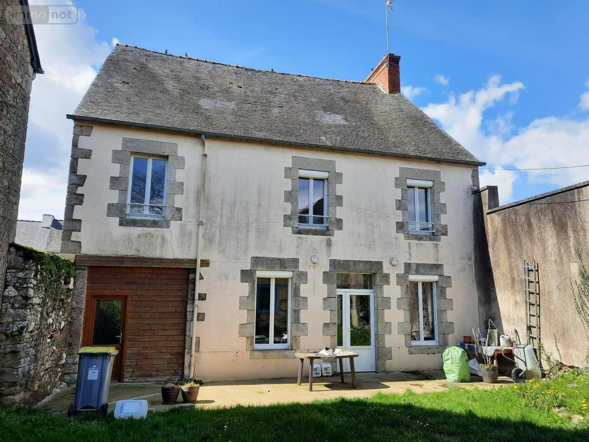 Immeuble a vendre Mohon 56490 Morbihan 130 m2  249780 euros