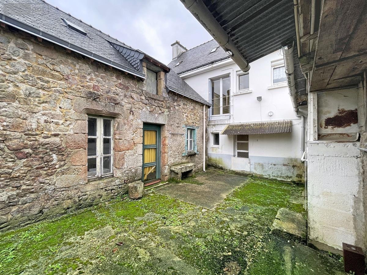 Maison a vendre Cléguer 56620 Morbihan 165 m2  198280 euros